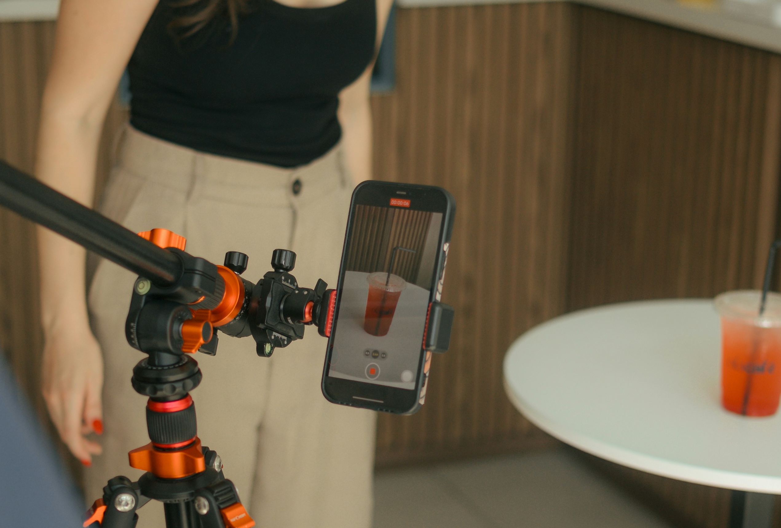 Amazon Affiliate vs. Influencer, find out which one's better suited to you in this text.