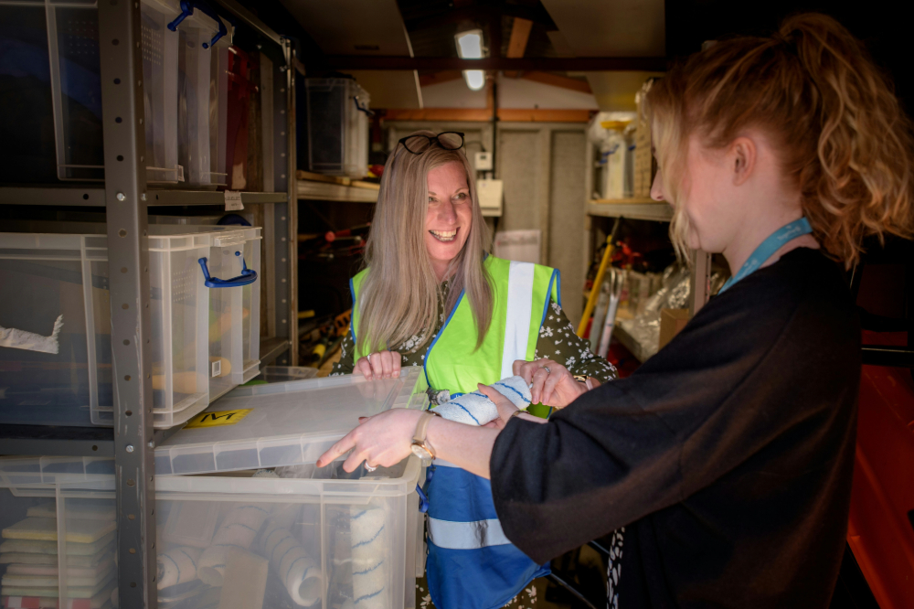 Amazon warehouse and distribution also offers automatic replenishment for FBA warehouses.
