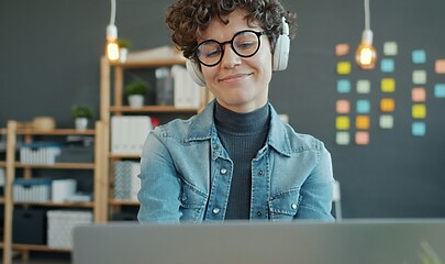 Learn how to drive sales on Amazon with SELLERLOGIC.